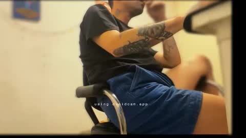 Snapshot of axelpadilla98 chatting on October 22, 10:51 am deliciosodemente online show from October 22, 10:51 am