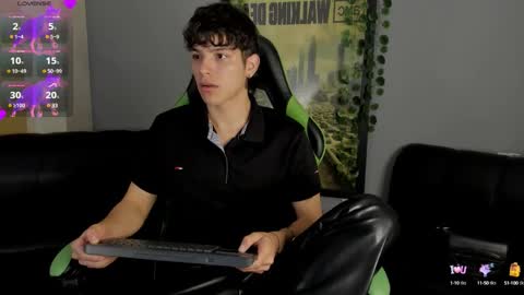 Snapshot of axelraven chatting on December 6, 2:11 pm Axel Raven online show from December 6, 2:11 pm
