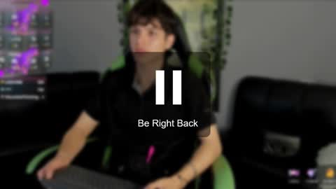 Snapshot of axelraven chatting on December 6, 5:17 pm Axel Raven online show from December 6, 5:17 pm