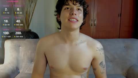 Snapshot of axelraven chatting on September 22, 8:02 pm Axel Raven online show from September 22, 8:02 pm
