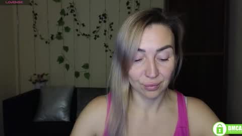 Jully online show from December 17, 6:36 pm