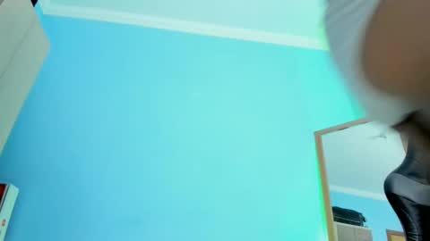 Andr  online show from October 4, 4:27 pm