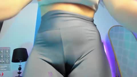 Alyda Jaramillo online show from October 4, 9:45 pm