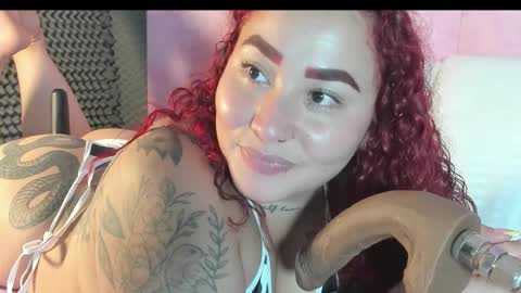 aylamarttinez online show from January 16, 1:47 am