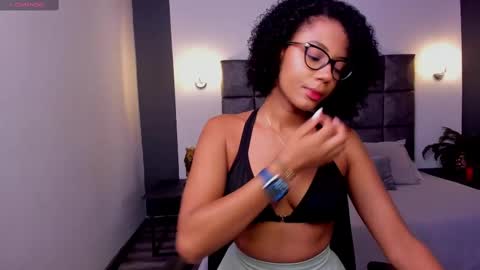 Snapshot of ayleen_dunkann chatting on February 19, 12:33 pm Ayleen online show from February 19, 12:33 pm