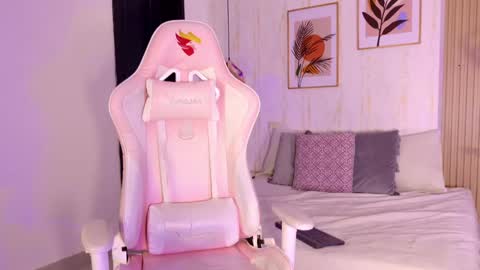 Snapshot of ayleen_dunkann chatting on October 2, 12:37 pm Ayleen online show from October 2, 12:37 pm