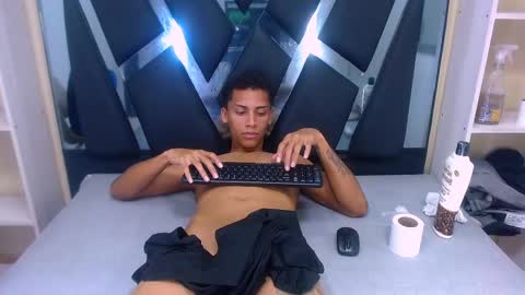 Aylen  online show from February 14, 12:51 am