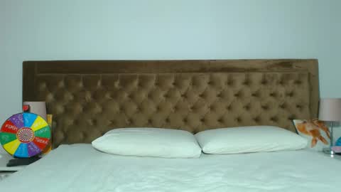 Aylin online show from March 23, 8:30 am