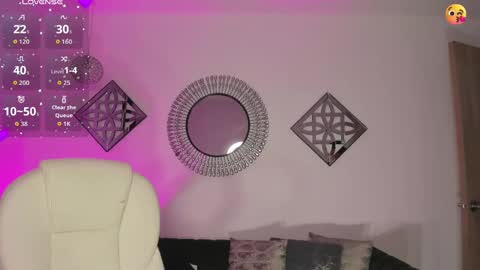 Snapshot of ayshel_cooperr chatting on October 18, 2:27 am ayshel_cooperr online show from October 18, 2:27 am