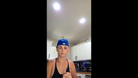 az2312752908 online show from April 15, 11:21 pm