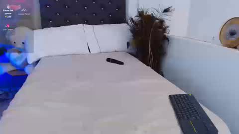Snapshot of azaria_w chatting on September 12, 4:14 am Adriana online show from September 12, 4:14 am