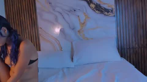  HONEY AZUL   online show from March 25, 7:09 pm