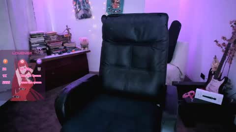   online show from April 18, 7:07 pm