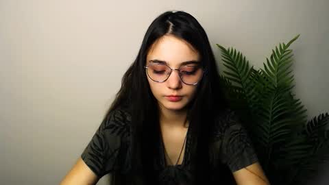 azumi_chan_ online show from December 4, 11:15 pm