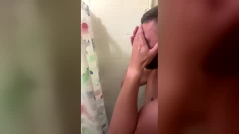 b44212157 online show from April 18, 11:01 am