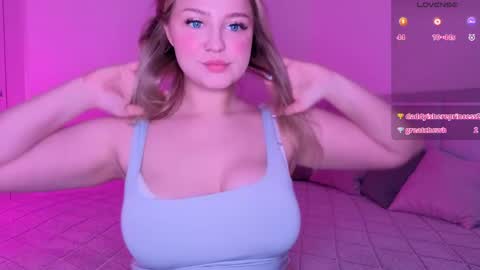 Bella Wooowww online show from April 29, 9:41 pm