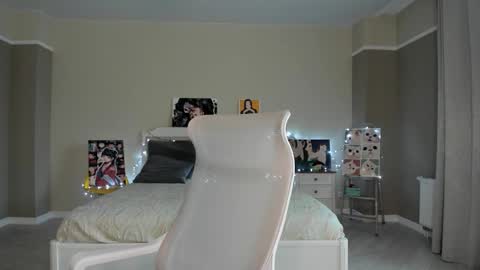 Snapshot of bab_boom chatting on September 24, 12:50 am Monica online show from September 24, 12:50 am