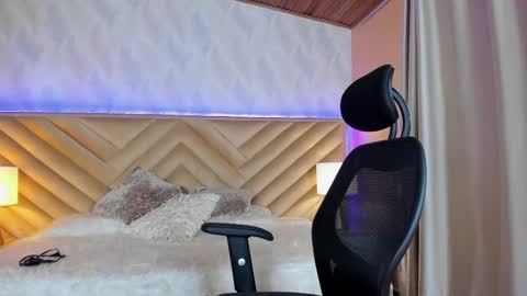 Alice online show from March 2, 10:59 pm