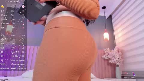 Snapshot of babe_sophiee chatting on October 14, 3:42 am babe_sophiee online show from October 14, 3:42 am