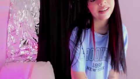 Queen B online show from September 23, 5:52 pm