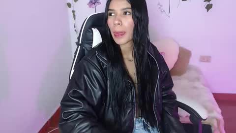 babenik_777 online show from November 3, 3:40 am