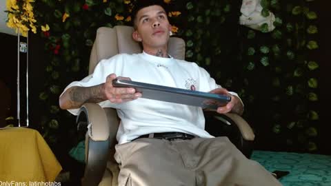 OF GxoXabs online show from December 26, 1:07 am