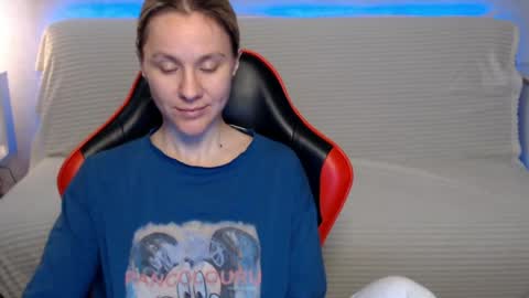 baby_kitte online show from May 14, 4:21 am