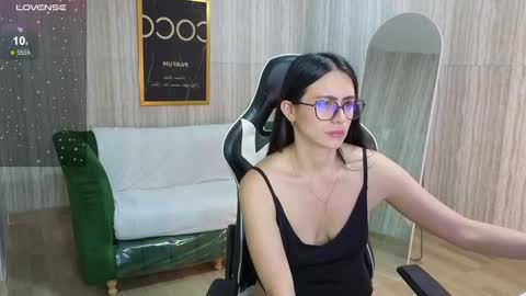 Snapshot of baby_lush_t chatting on September 19, 9:07 pm Bella online show from September 19, 9:07 pm