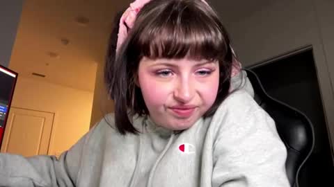 babybray online show from March 7, 12:32 am