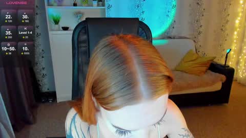 Snapshot of babyfoxyy chatting on December 5, 1:44 pm maddy online show from December 5, 1:44 pm