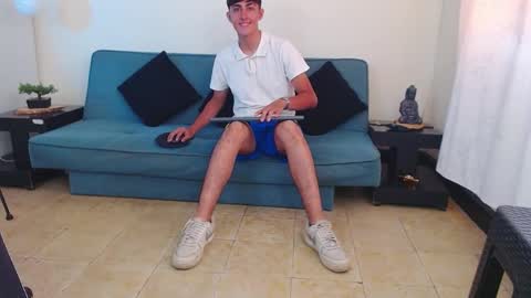 Snapshot of babymaik chatting on February 25, 5:19 pm babymaik online show from February 25, 5:19 pm