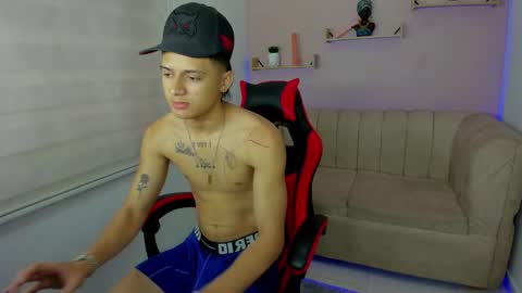 Snapshot of bad_boy__777 chatting on February 14, 12:47 pm bad_boy__777 online show from February 14, 12:47 pm