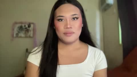 AMARA - FOLLOW ME AND THUMBS UP online show from April 11, 12:48 am