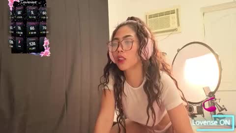 badlilbambi online show from December 16, 11:38 am