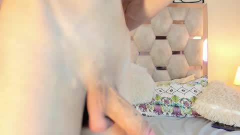 ballesteros_ online show from September 26, 7:49 am