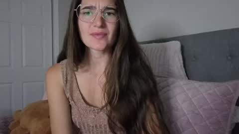 bambifarrina online show from June 6, 1:44 am