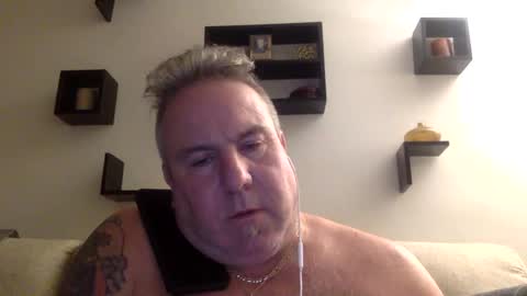 Snapshot of banana5289 chatting on February 20, 8:50 am banana5289 online show from February 20, 8:50 am