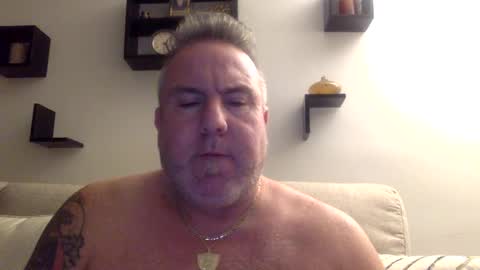 Snapshot of banana5289 chatting on February 15, 9:16 am banana5289 online show from February 15, 9:16 am