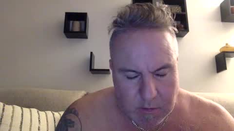 Snapshot of banana5289 chatting on February 11, 8:42 pm banana5289 online show from February 11, 8:42 pm