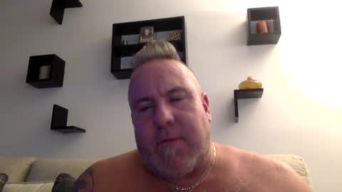 Snapshot of banana5289 chatting on October 1, 9:24 pm banana5289 online show from October 1, 9:24 pm