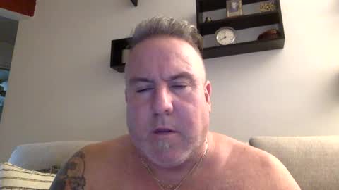 Snapshot of banana5289 chatting on February 2, 12:57 pm banana5289 online show from February 2, 12:57 pm
