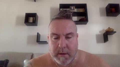 Snapshot of banana5289 chatting on March 2, 3:05 pm banana5289 online show from March 2, 3:05 pm