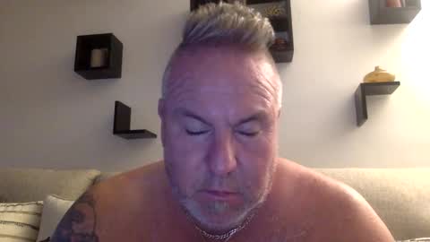 Snapshot of banana5289 chatting on September 12, 2:35 am banana5289 online show from September 12, 2:35 am
