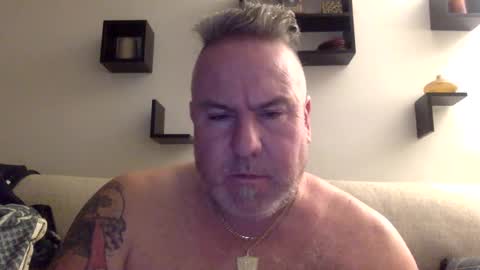 Snapshot of banana5289 chatting on February 28, 7:37 am banana5289 online show from February 28, 7:37 am