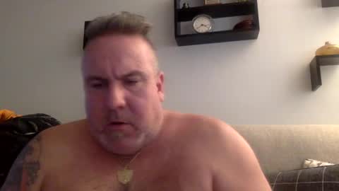 Snapshot of banana5289 chatting on March 4, 8:38 pm banana5289 online show from March 4, 8:38 pm