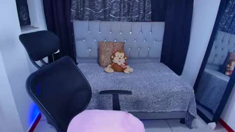 Snapshot of barbie_angels chatting on October 10, 1:00 am valentina online show from October 10, 1:00 am
