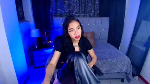 Snapshot of barbie_angels chatting on October 20, 10:48 pm valentina online show from October 20, 10:48 pm