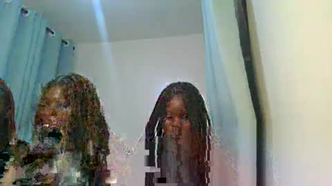 queen online show from March 18, 8:37 pm