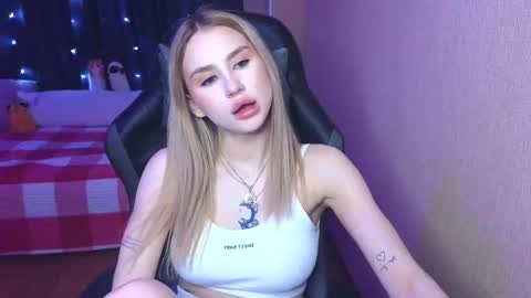 Snapshot of barbieee_doll chatting on February 22, 2:19 pm Eva online show from February 22, 2:19 pm
