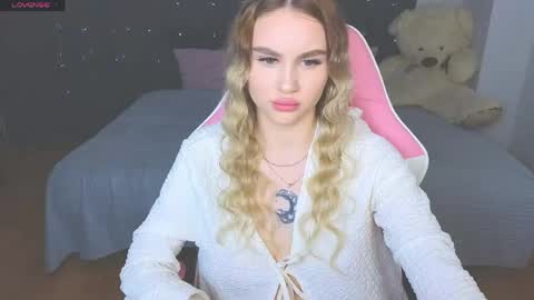 Eva online show from May 13, 5:00 pm